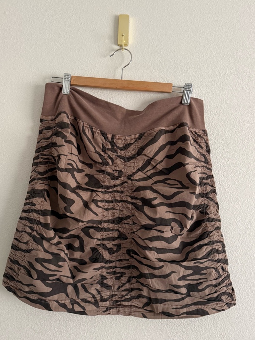 XCVI Wearables Trace Ruched Animal Print Skirt Womens Sz L NWT